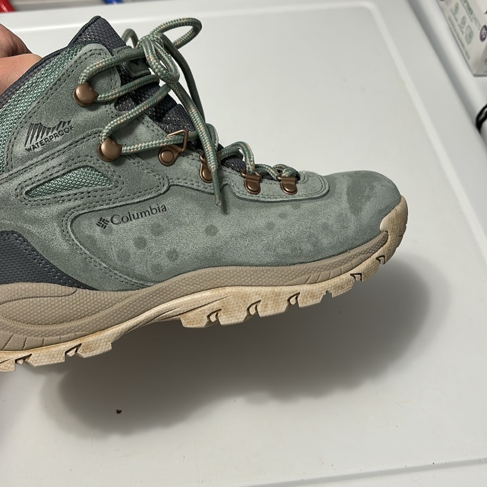 Columbia hiking boots